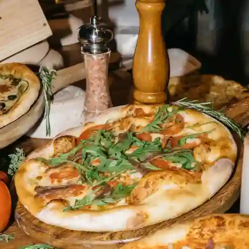 Pizza Napolitana con Anchoas