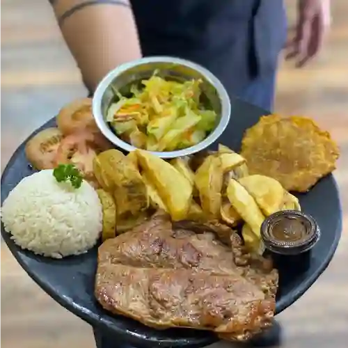 Menu 1/2 churrasco, bandeja,bebidapostre