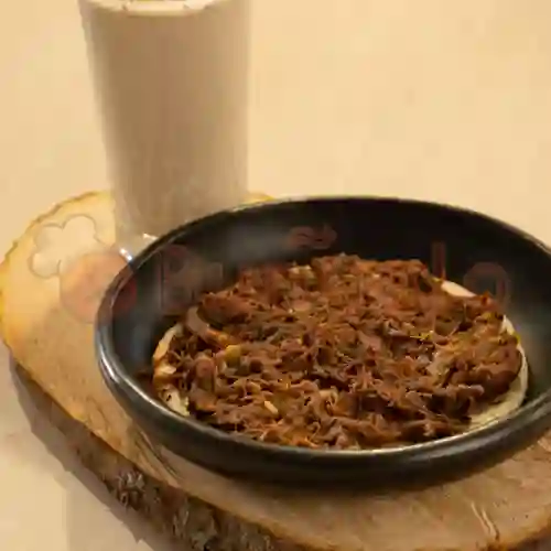 Arepa de Carne Desmechada