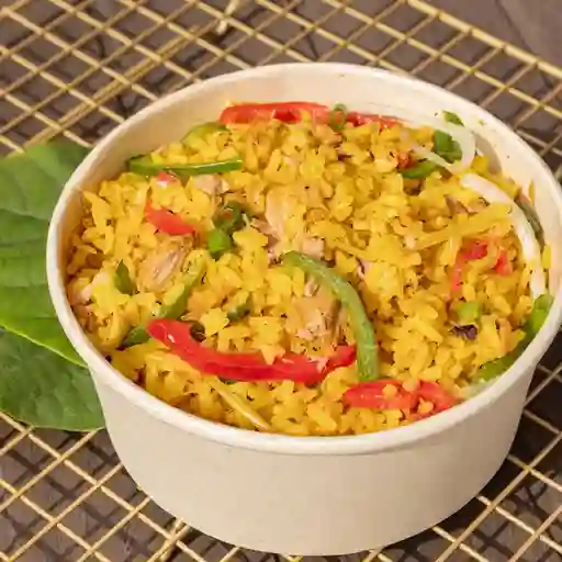 Arroz con atún y bebida