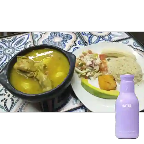 Combo Sancocho de Pollo + Te Hatsu Lila 400 ml
