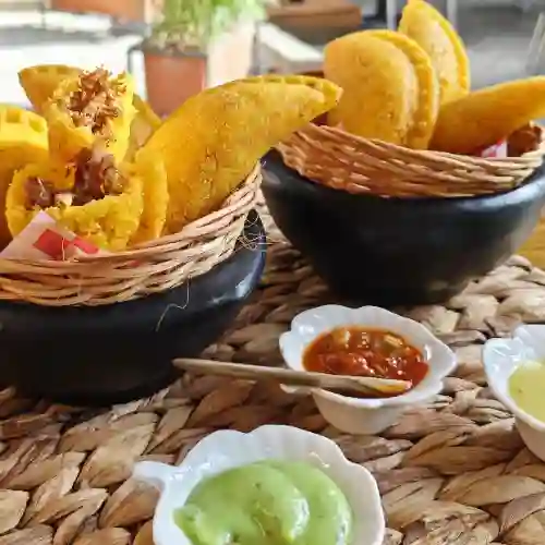Empanada de Carne Desmechada