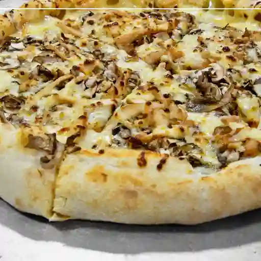 Pizzeta de pollo y champiñones