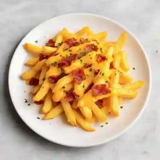 Papas queso y tocineta.