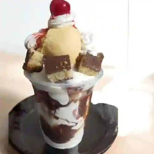 Fresa con Crema de 16 Oz y Helado