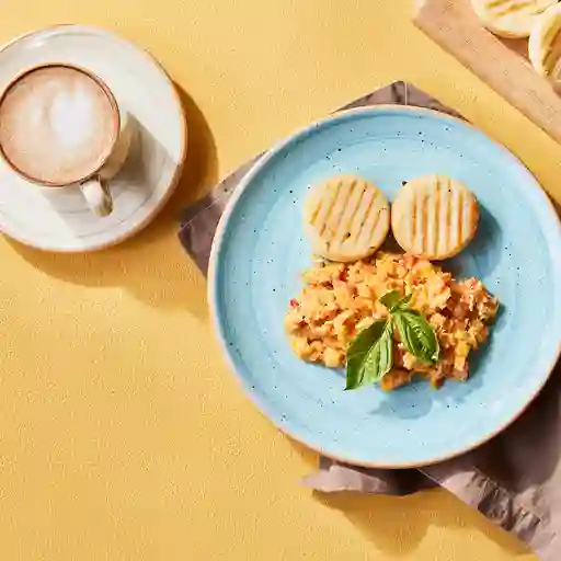 HUEVOS REVUELTOS +AREPITAS O PAN +BEBIDA