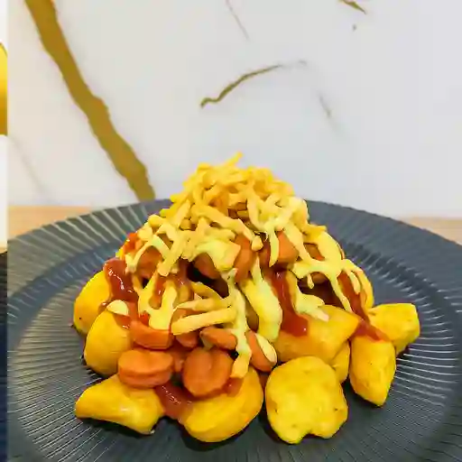 Salchipapa sencilla personal