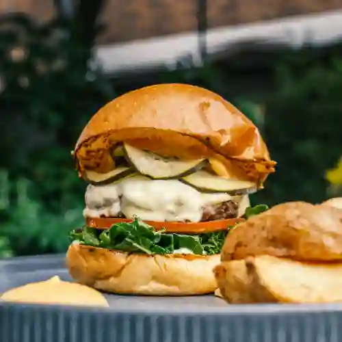 Hamburguesa de Res con Papas