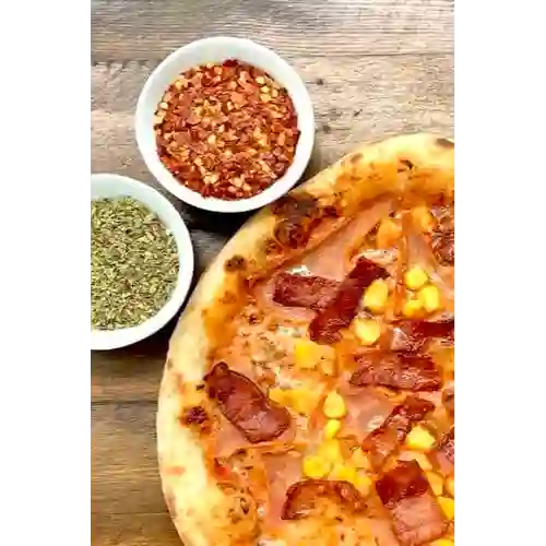 Pizza Mediana (6 Porciones)maíz Tocineta