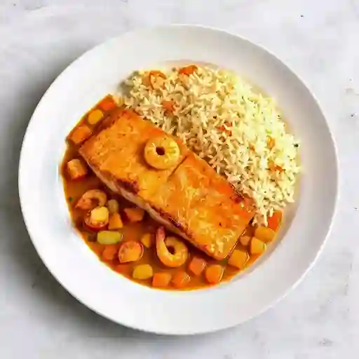 Filete de Salmón en Salsa de Camarón