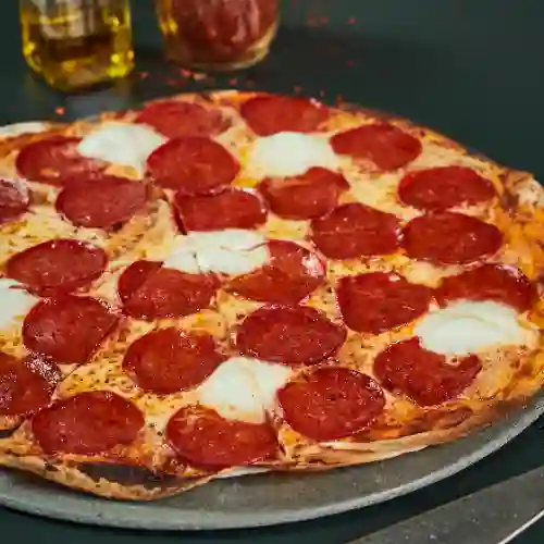 Pizza Pepperoni y Queso Bocconcino