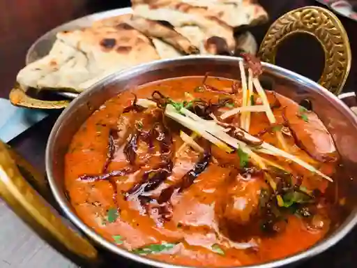 Combo Lamb/cordero Korma y Garlic Naan