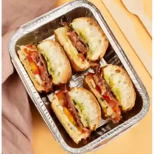 Sandwich con Prosciutto y Mozzarella