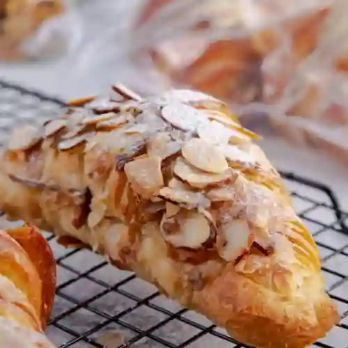 Croissant de Almendras y Nueces