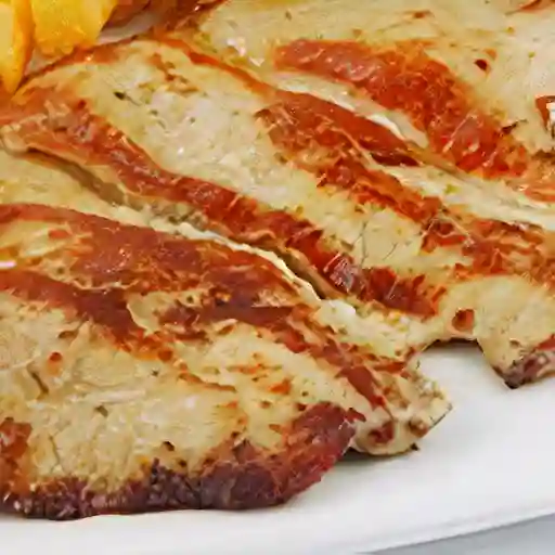 Filete de Cerdo Asado con Arepa