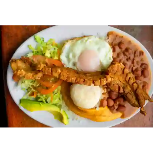 Bandeja con Chicharron
