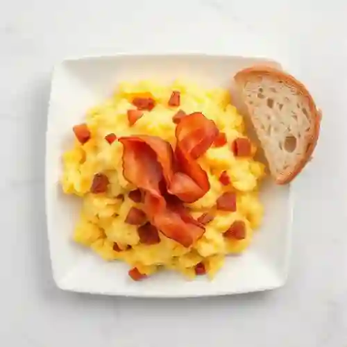 Huevos Revueltos con Tocineta