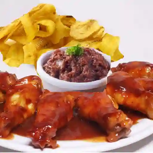 Combo Alitas BBQ + Chips de Platano + Fríjoles Molidos + Gaseosa