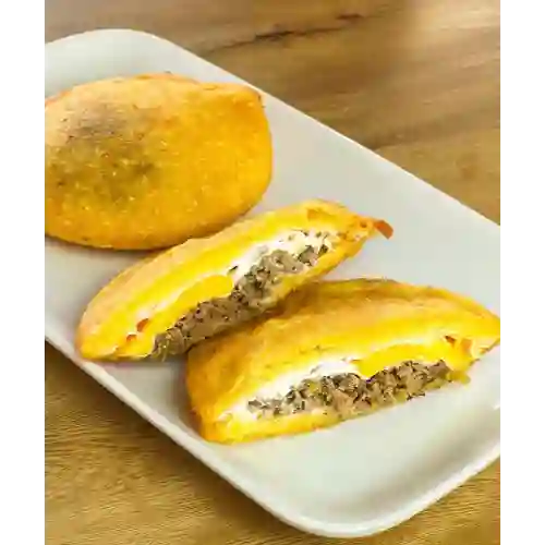 Arepa de Huevo con Carne