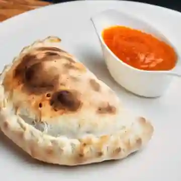 Calzone Carbonara y Bebida