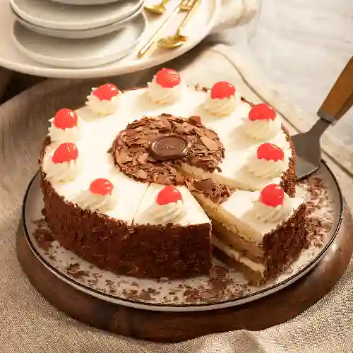 Torta Selva Negra Corona