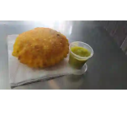 Arepa E’ Huevo con Carne Mechada