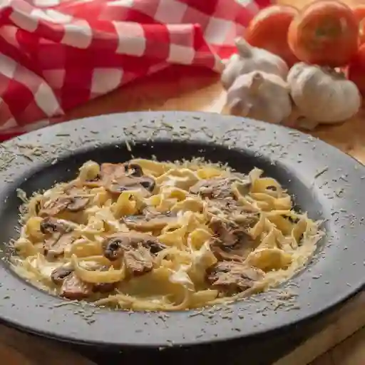 Fetuccine con Champiñones