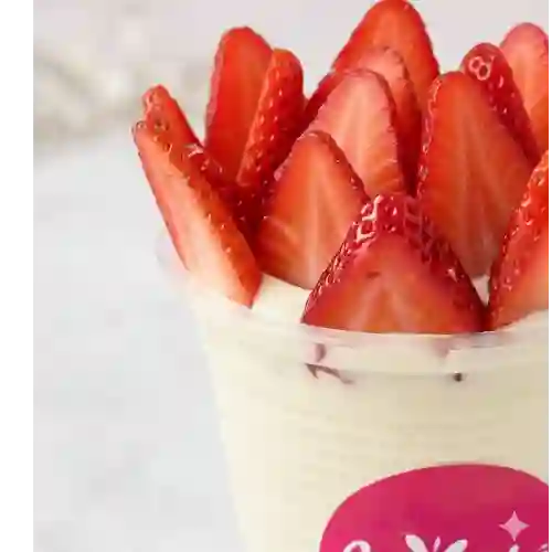 Giga Fresas con Crema 14 Oz