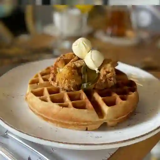 Waffle con pollo