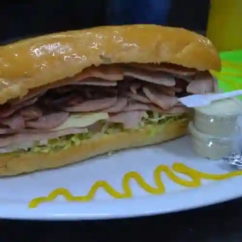 Sándwich Personal Salami