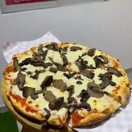 Pizza Champiñón (4 Porciones) 25Cm