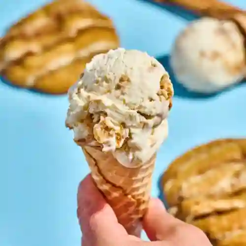 Gelato Losh Cinnamon Roll