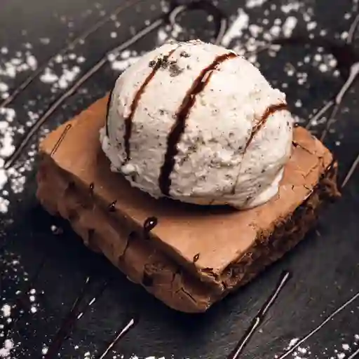 Brownie con helado