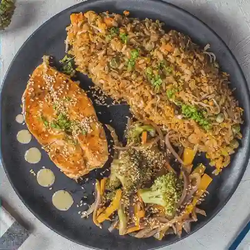 Yaki salmón y langostinos