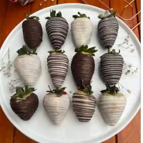 12 Fresas con chocolate