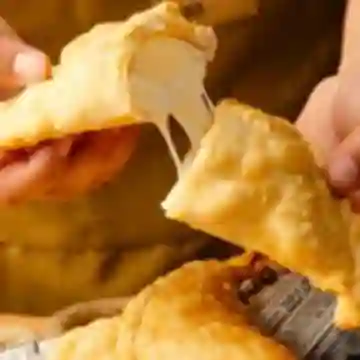 Empanada Quesuda