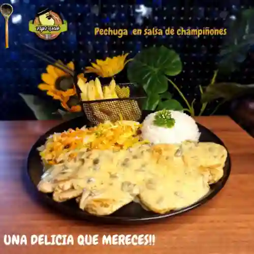 Pechuga en Salsa de Champiñones