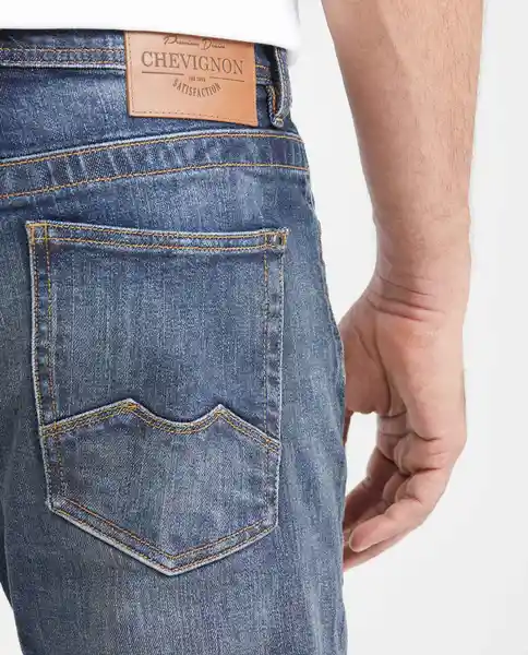 Jean Slim Fit Famous Azul Clásico Oscuro Talla 32 / 32 Chevignon