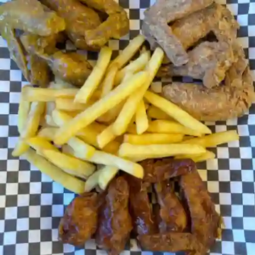 8 Alitas + Papas Fritas