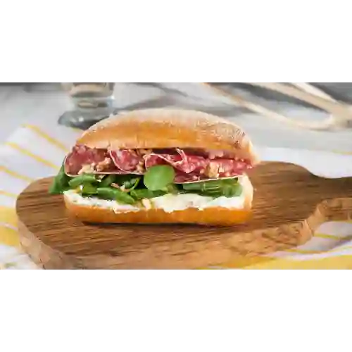 Sándwich de Salami Madurado + Cascos.