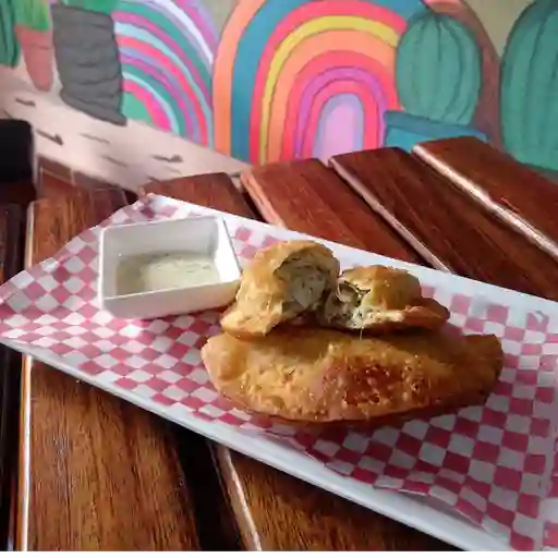 Empanada Pollo Champiñon