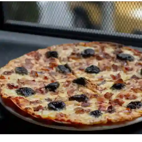 Pizza Tocineta y Ciruela