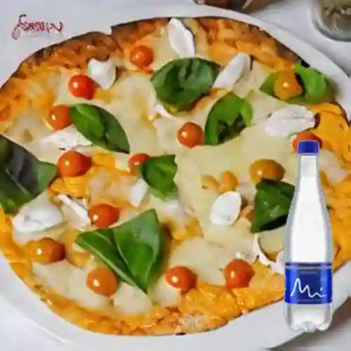 Combo Pizza Margarita + Manantial Sin Gas 600ML