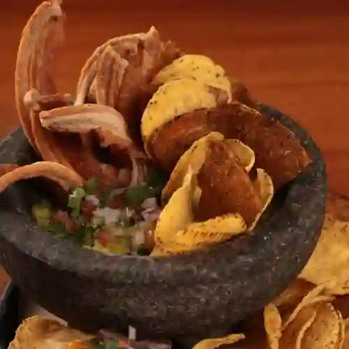 Molcajete de Chicharron