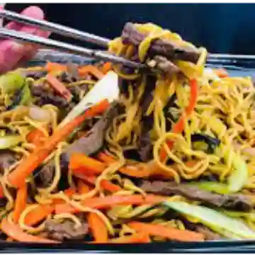 Chow Mein con Carne Personal