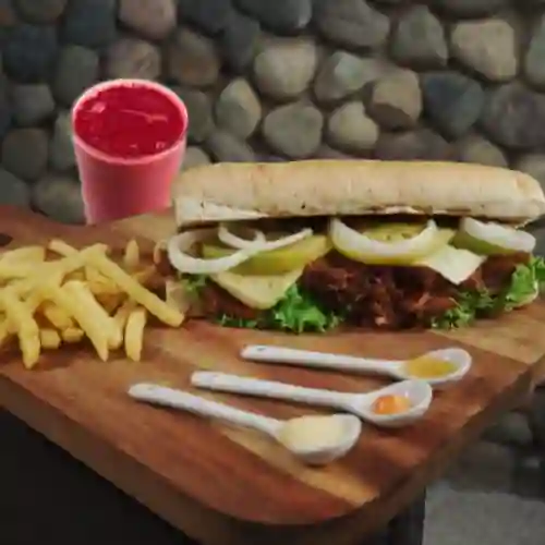 Sándwich de Cerdo + Papa + Jugo Natural