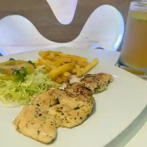 Pollo a la plancha, papitas y guandolo