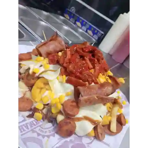 Salchi Revolution 3-4 Personas