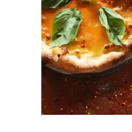 Pizza Margherita + 2 Cervezas Andina
