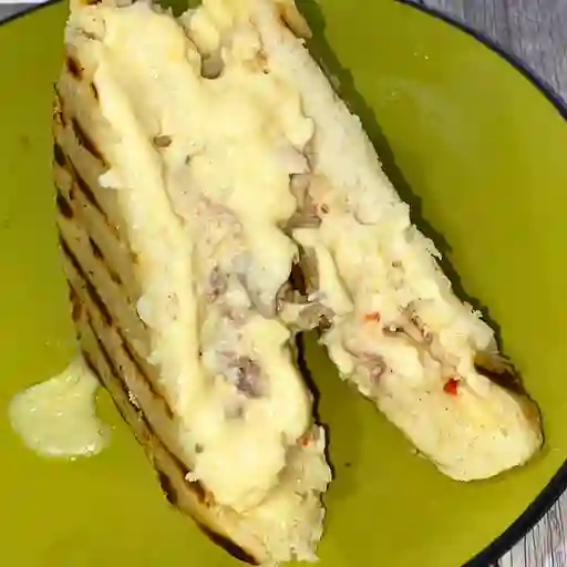 Arepa rellena mexicana